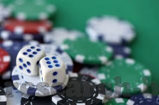 德州扑克 起手 软件-德州扑克起手策略与软件辅助的微妙平衡